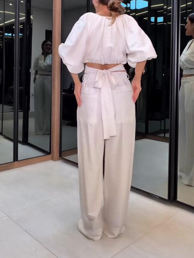 Well Tailored Pants with a Graceful Silhouette