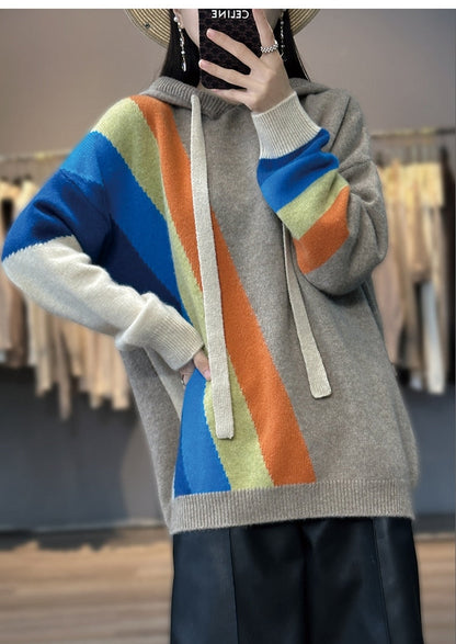 Well Tailored Sweater with a Graceful Silhouette