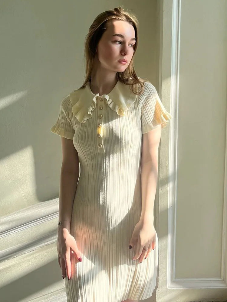 Beautifully Finished Dress in a Timeless Design