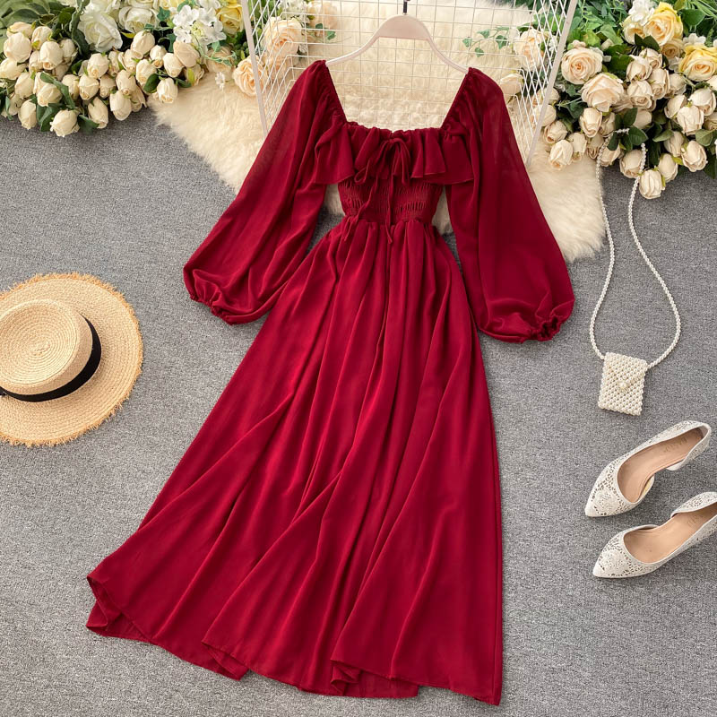 Beautifully Finished Dress in a Timeless Design