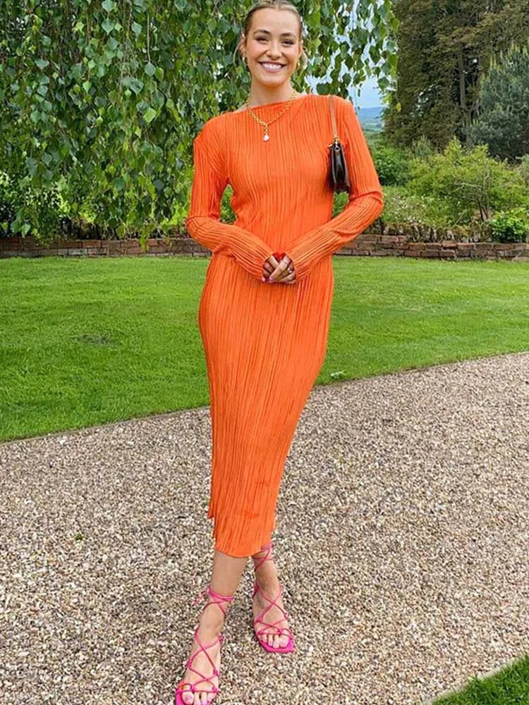 Gracefully Styled Dress for Any Occasion