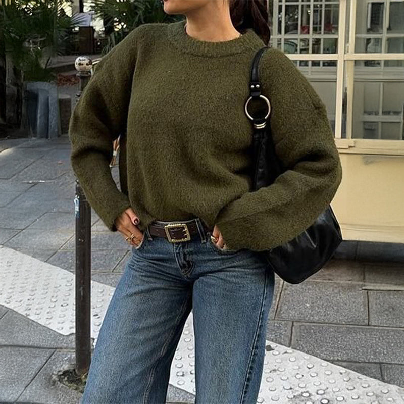 Effortlessly Elegant Sweater with a Timeless Design