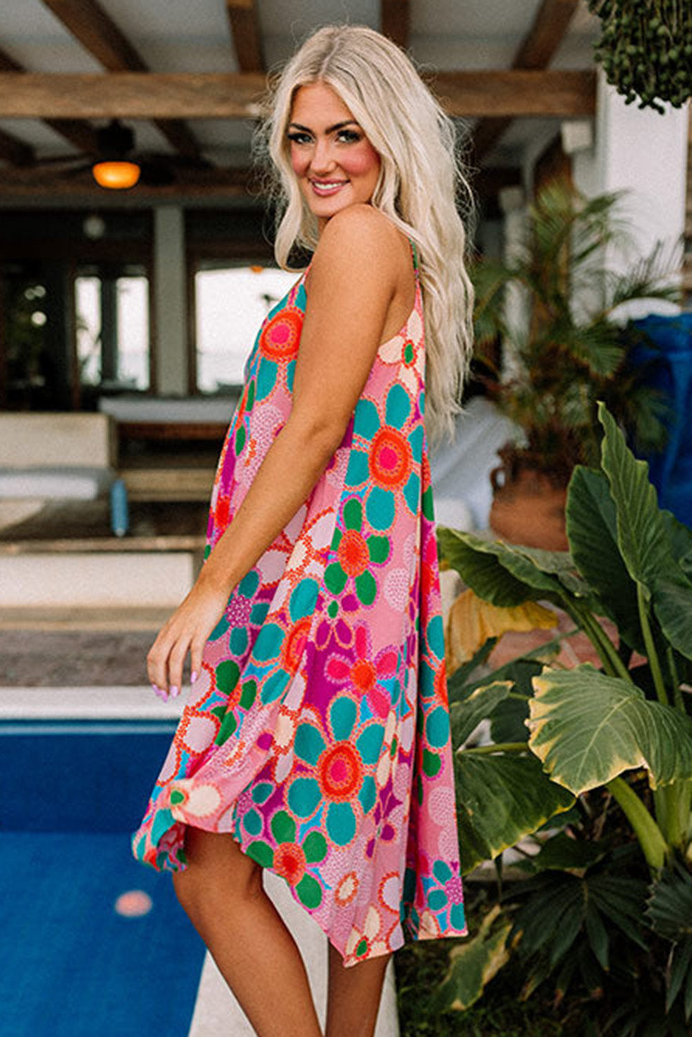 Well Tailored Dress with a Graceful Silhouette