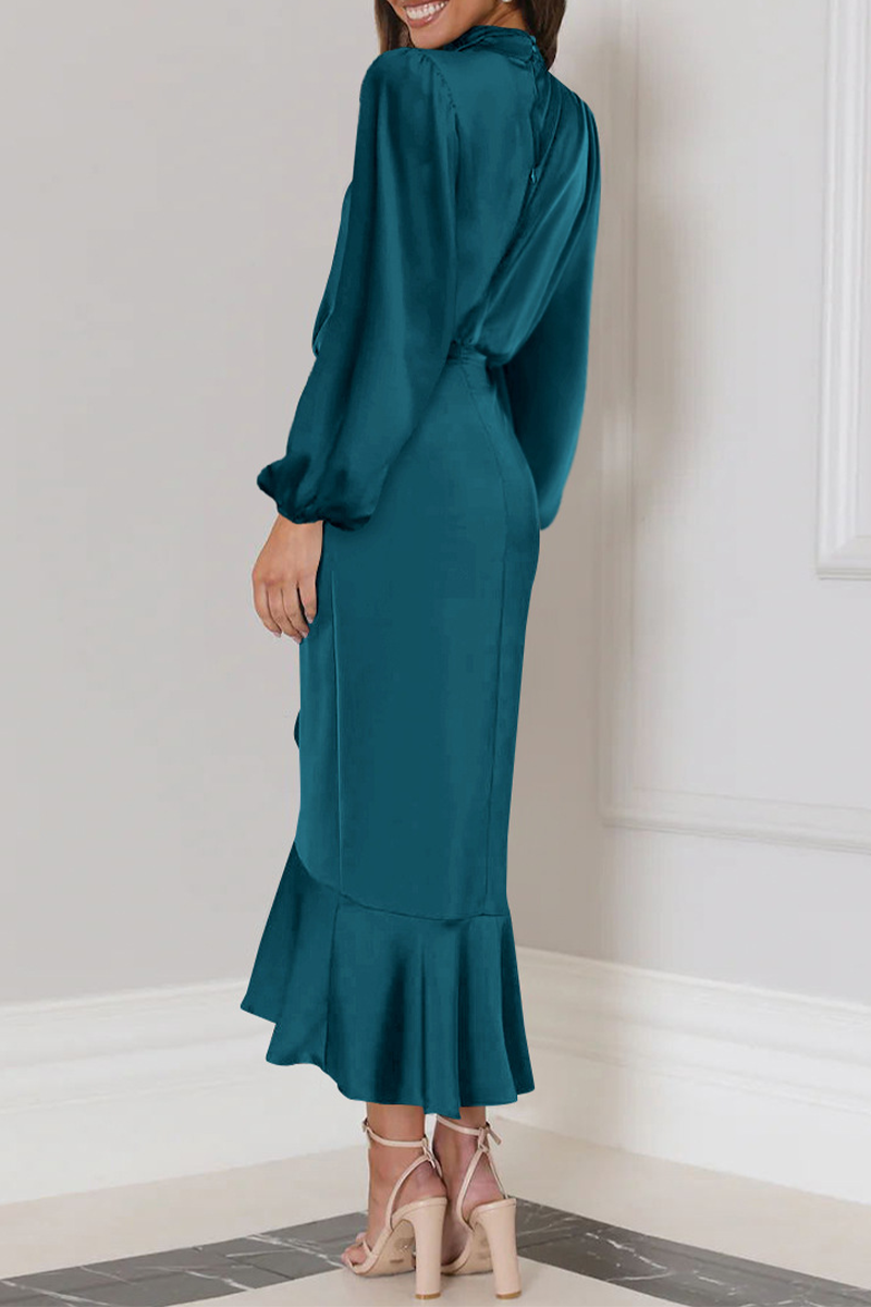 Beautifully Finished Dress in a Timeless Design