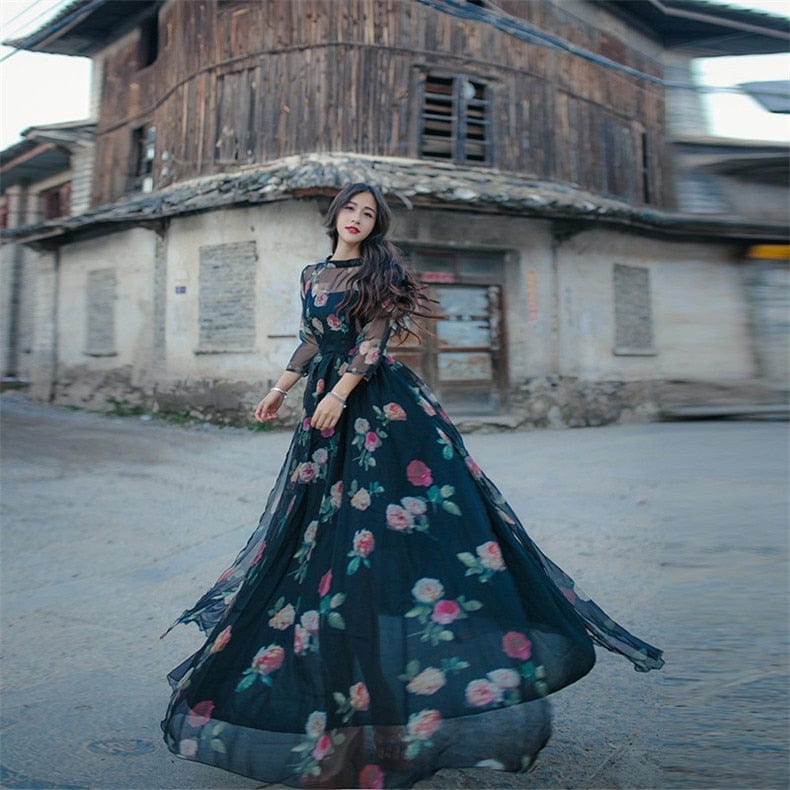 Well Tailored Dress with a Graceful Silhouette