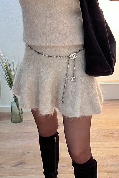 Well Tailored Sweater with a Graceful Silhouette