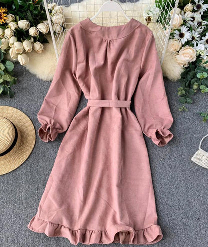 Classic Vintage Dress with a Flattering Fit