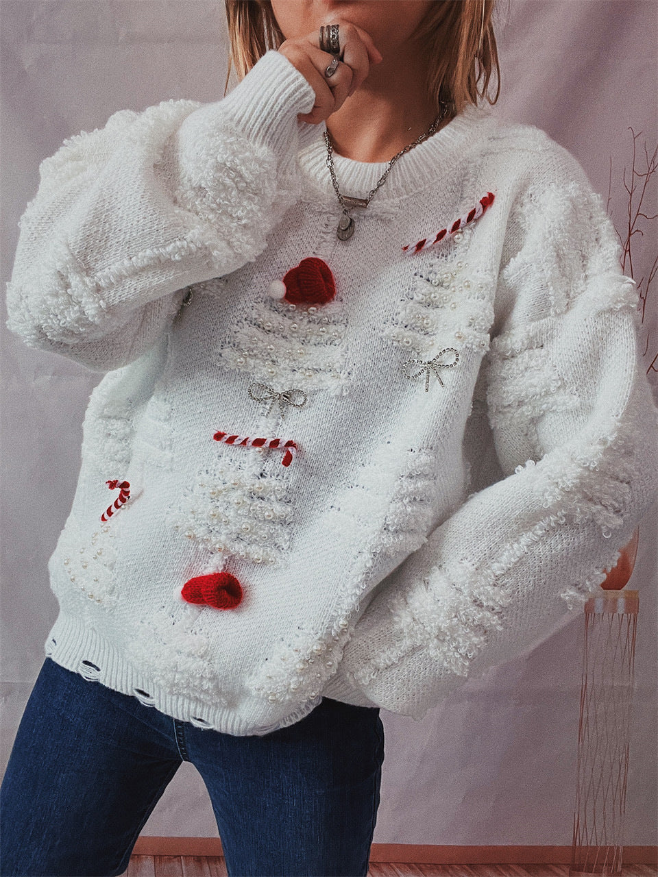 Well Tailored Sweater with a Graceful Silhouette