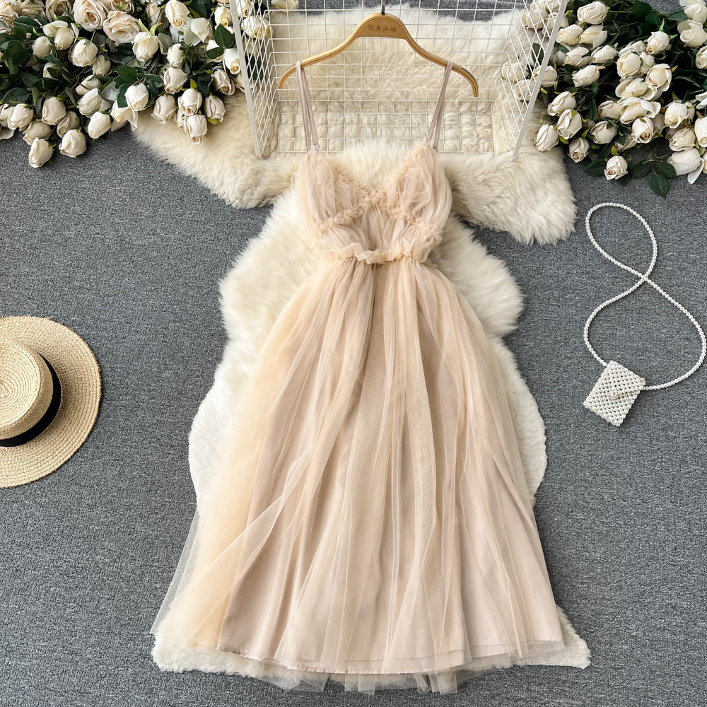 Effortlessly Elegant Dress with a Timeless Design