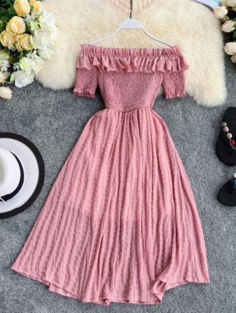 Classic Vintage Dress with a Flattering Fit