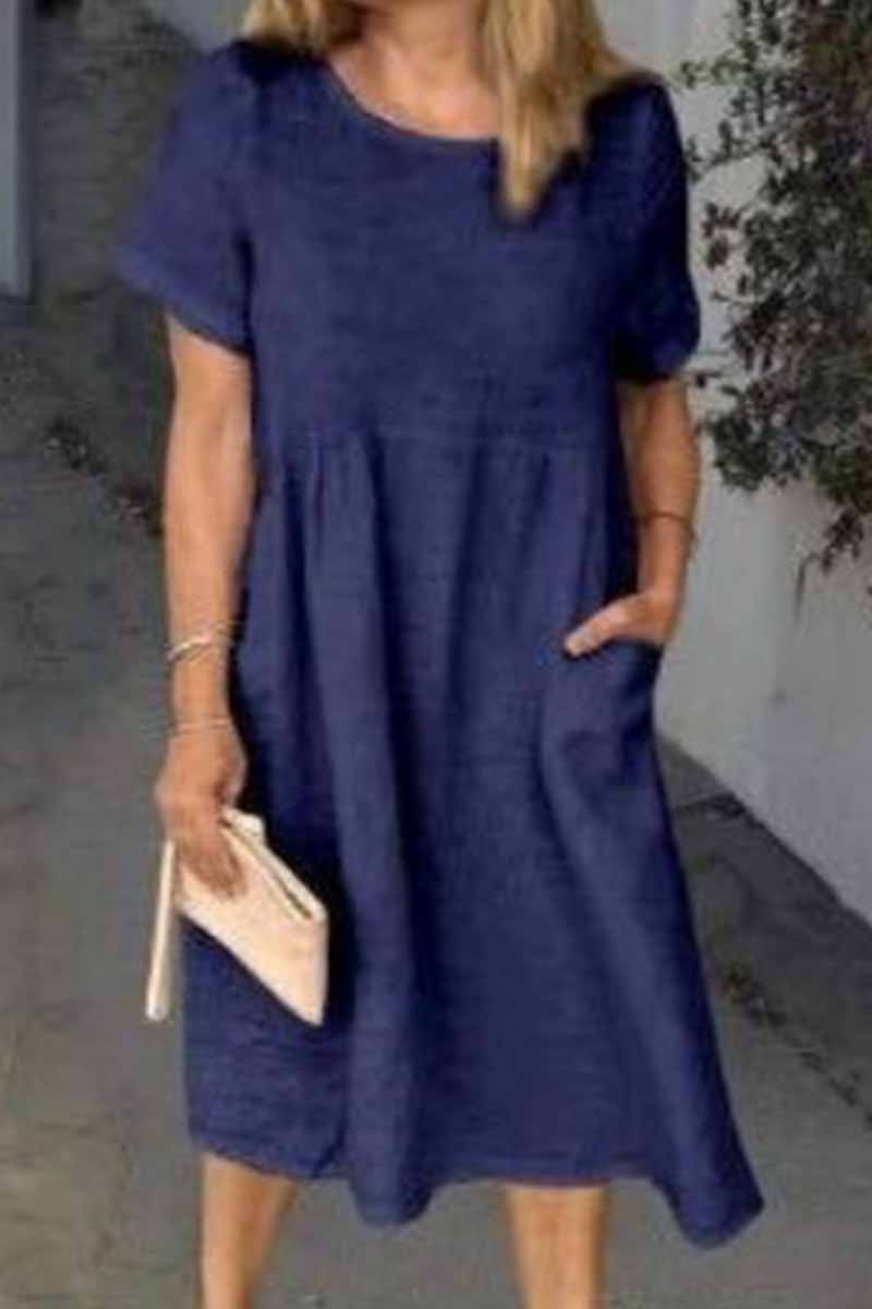 Beautifully Finished Dress in a Timeless Design