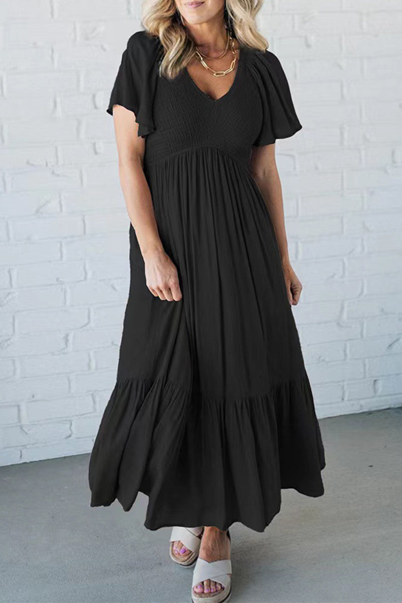 Beautifully Finished Dress in a Timeless Design