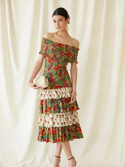 Sophisticated Dress with a Clean Classic Look