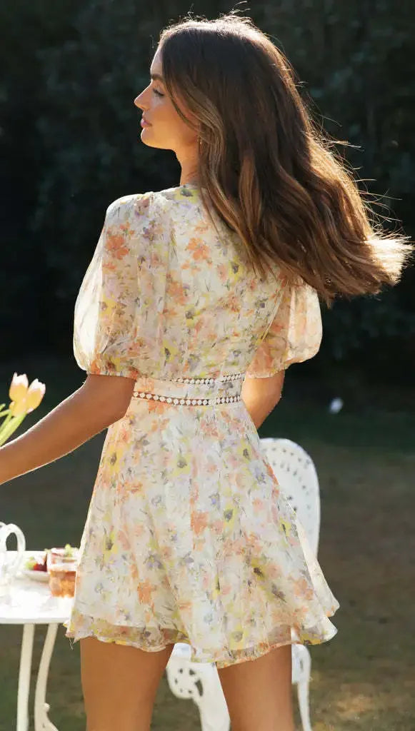 Well Tailored Dress with a Graceful Silhouette