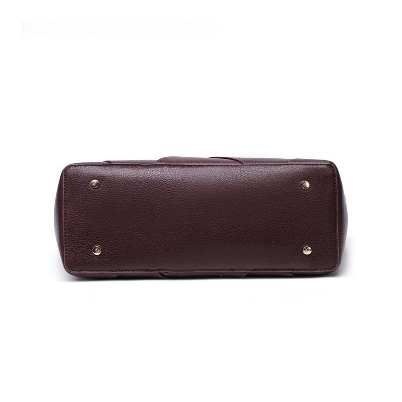 Effortlessly Elegant Bag with a Timeless Design