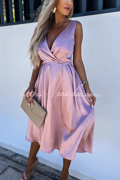 Well Tailored Dress with a Graceful Silhouette