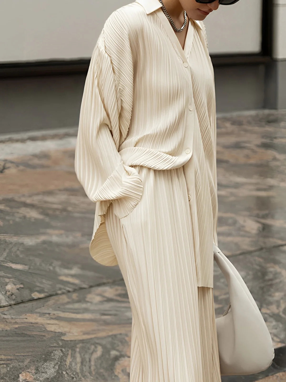 Well Tailored Pants with a Graceful Silhouette