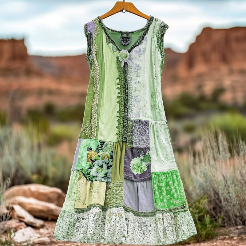 Classic Vintage Dress with a Flattering Fit