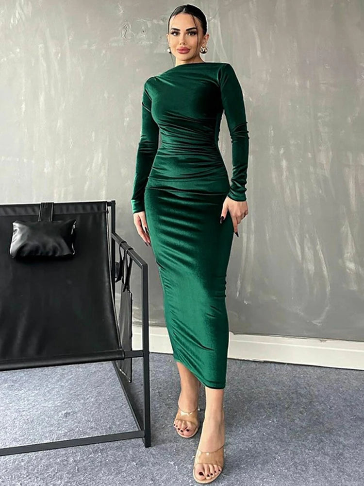 A Vintage Style Dress with Delicate Timeless Details