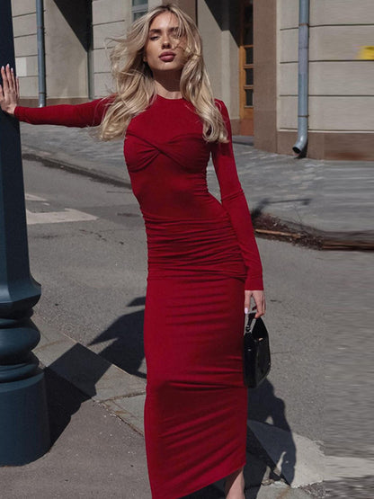 Beautifully Finished Dress in a Timeless Design