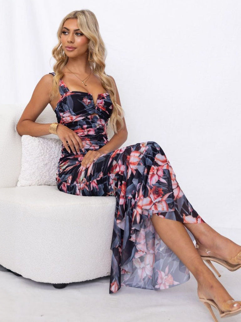 Gracefully Styled Dress for Any Occasion