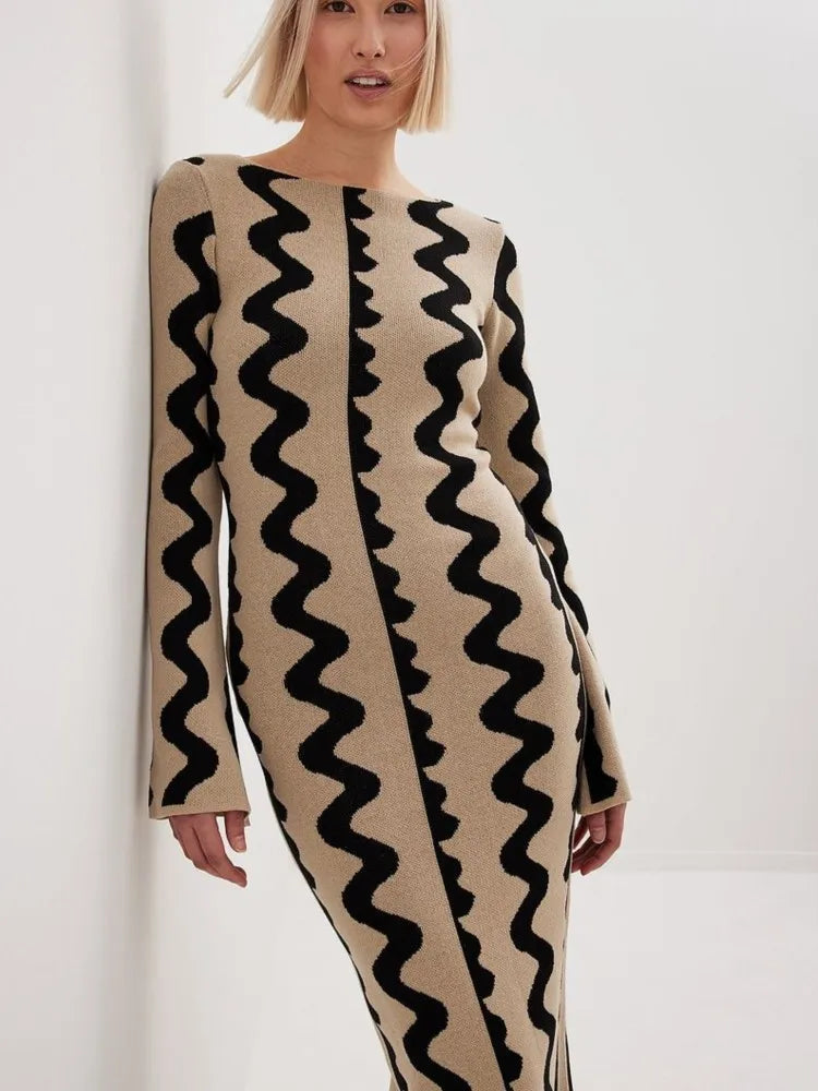 Classic Vintage & Enduringly Stylish Dress