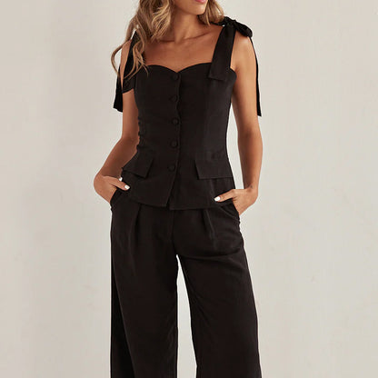 Effortlessly Elegant Pants with a Timeless Design