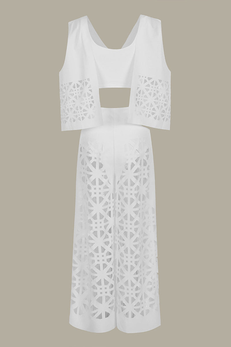 Well Tailored Pants with a Graceful Silhouette