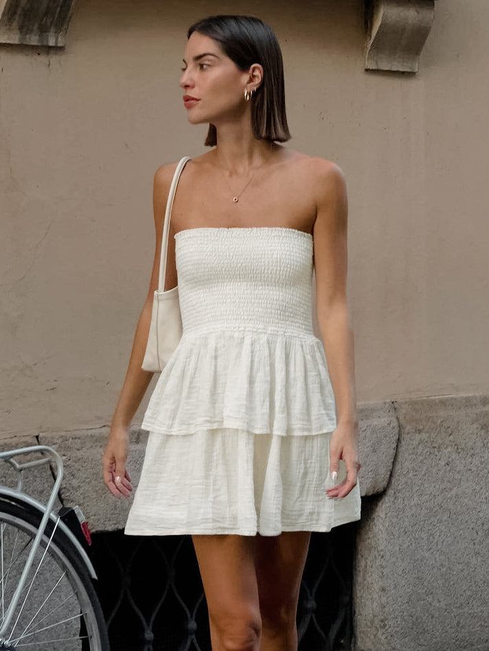 Well Tailored Dress with a Graceful Silhouette