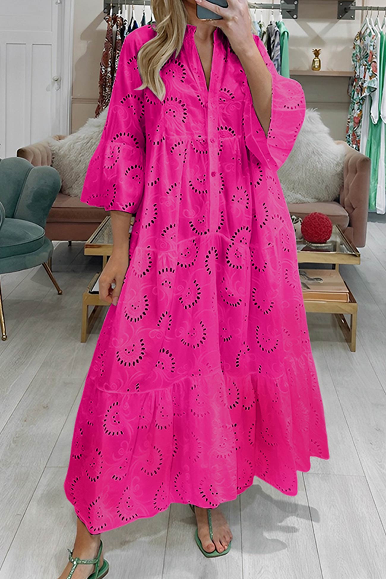 Effortlessly Elegant Dress with a Timeless Design
