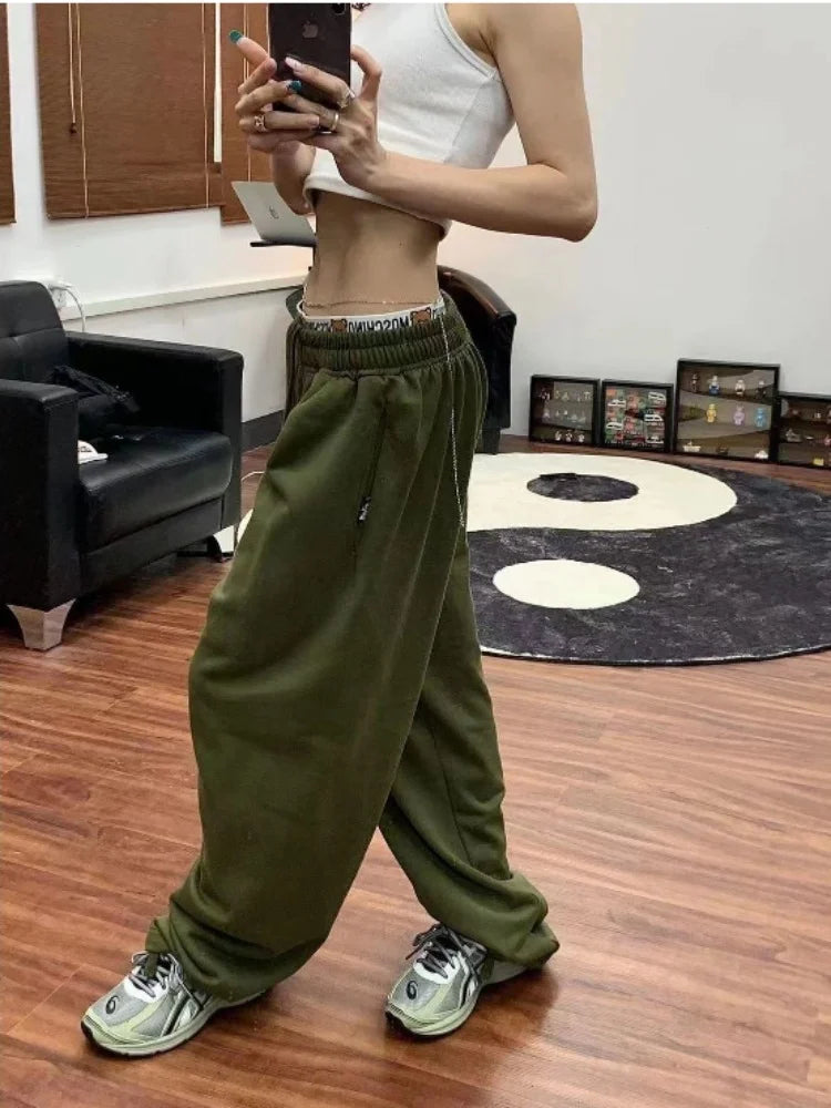 Elegantly Styled Pants for Everyday Wear
