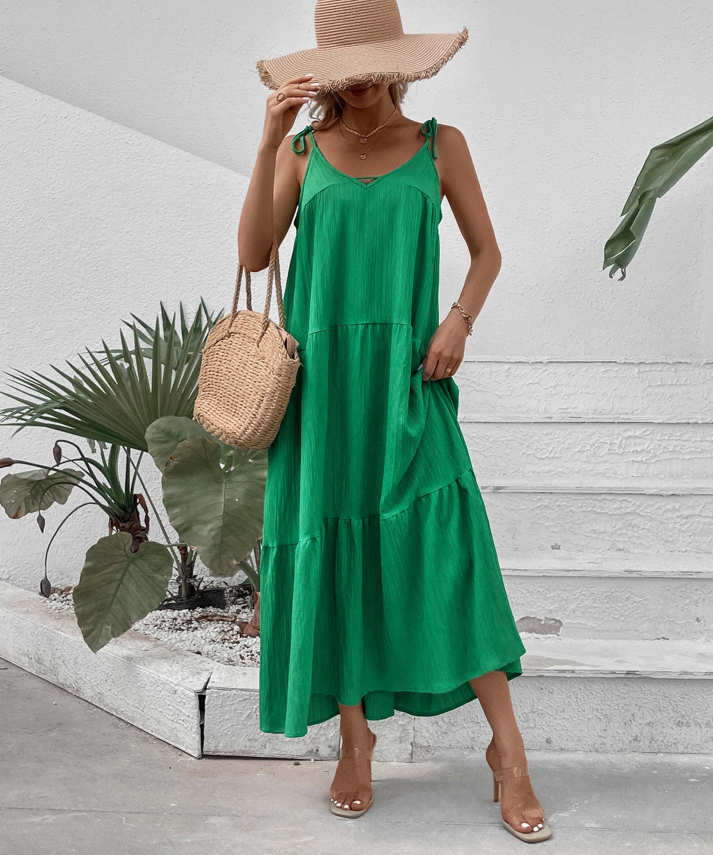 Effortlessly Elegant Dress with a Timeless Design