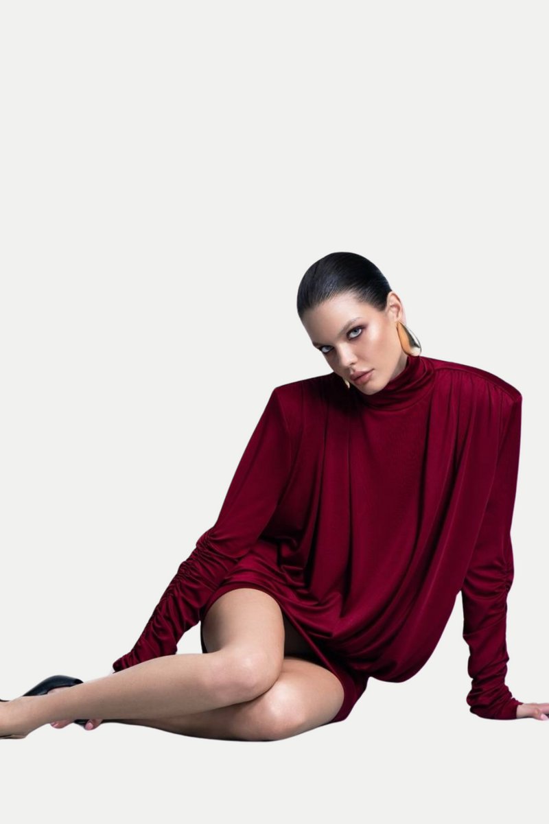 Well Tailored Dress with a Graceful Silhouette