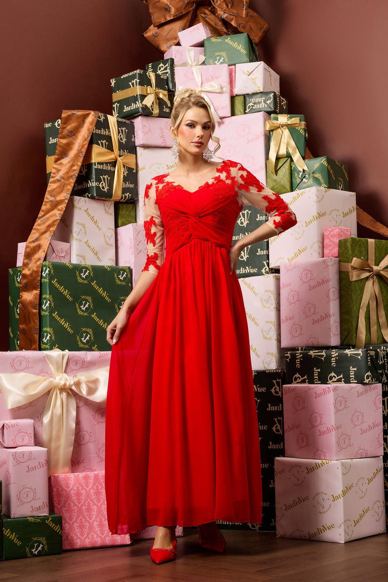 Beautifully Crafted Dress in a Classic Style