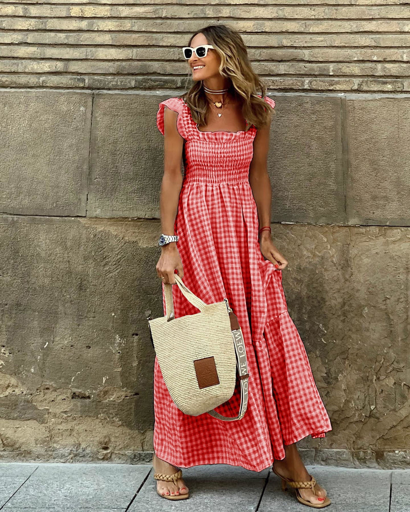 Beautifully Finished Dress in a Timeless Design