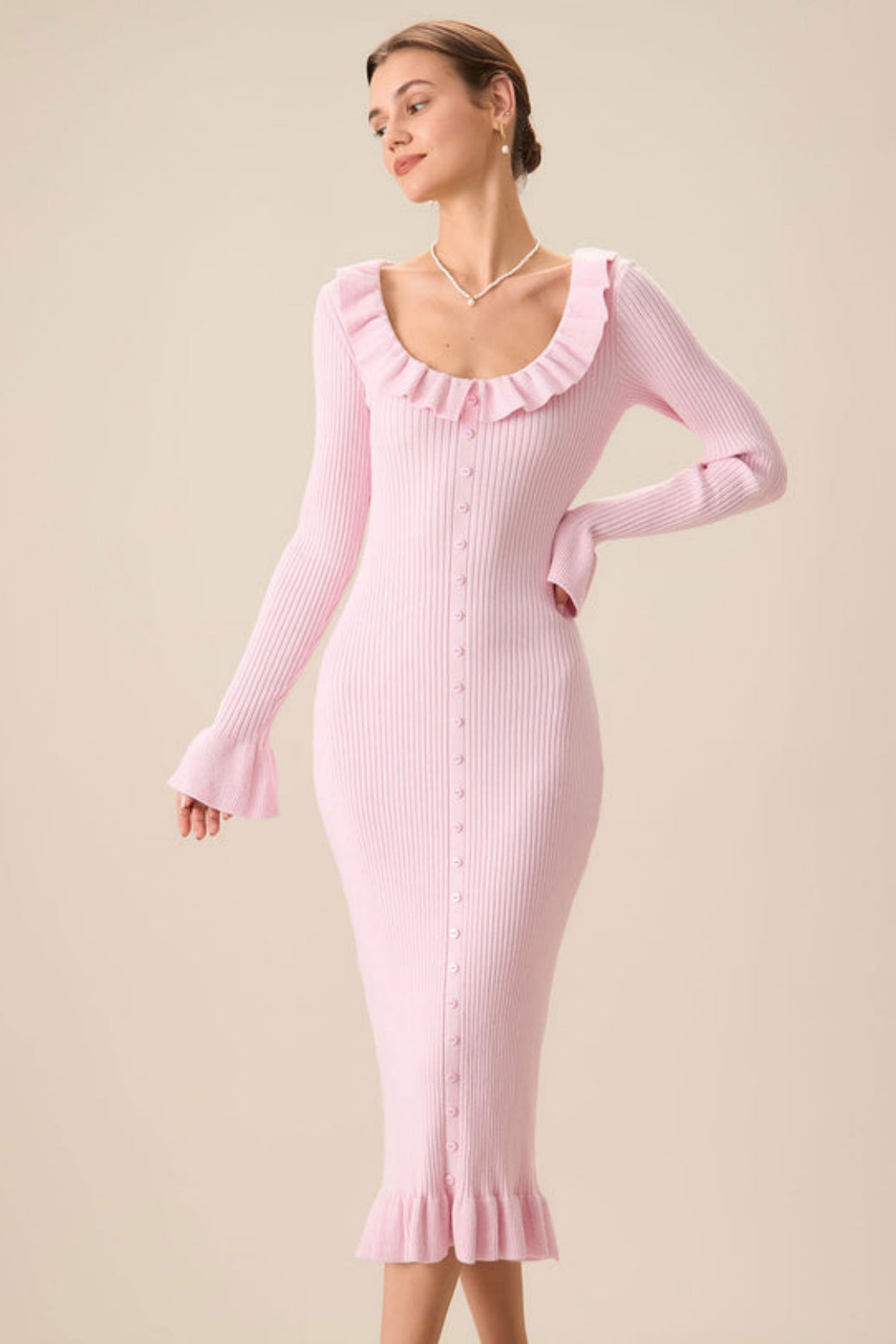 Well Tailored Dress with a Graceful Silhouette