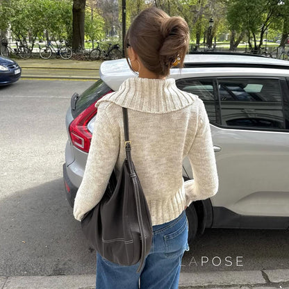 Effortlessly Elegant Sweater with a Timeless Design