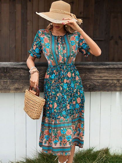 Beautifully Finished Dress in a Timeless Design