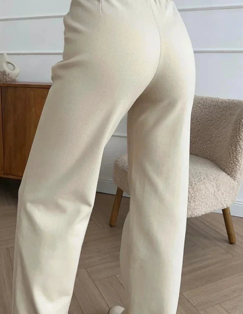 Beautifully Finished Pants in a Timeless Design