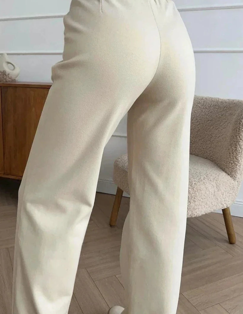 Beautifully Finished Pants in a Timeless Design