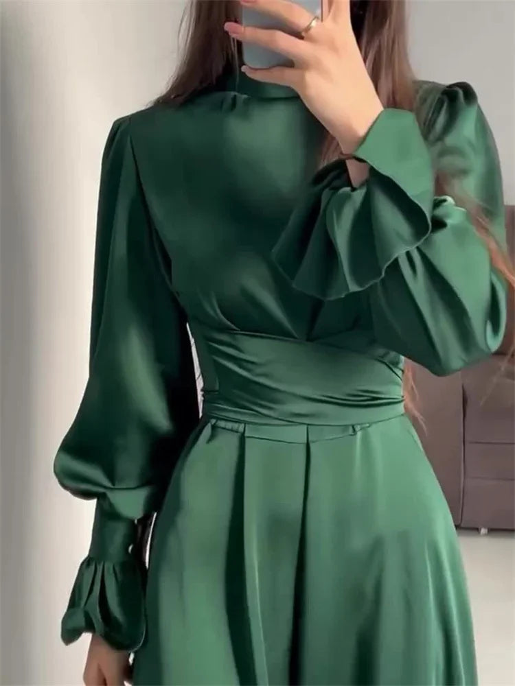 Gracefully Styled Dress for Any Occasion