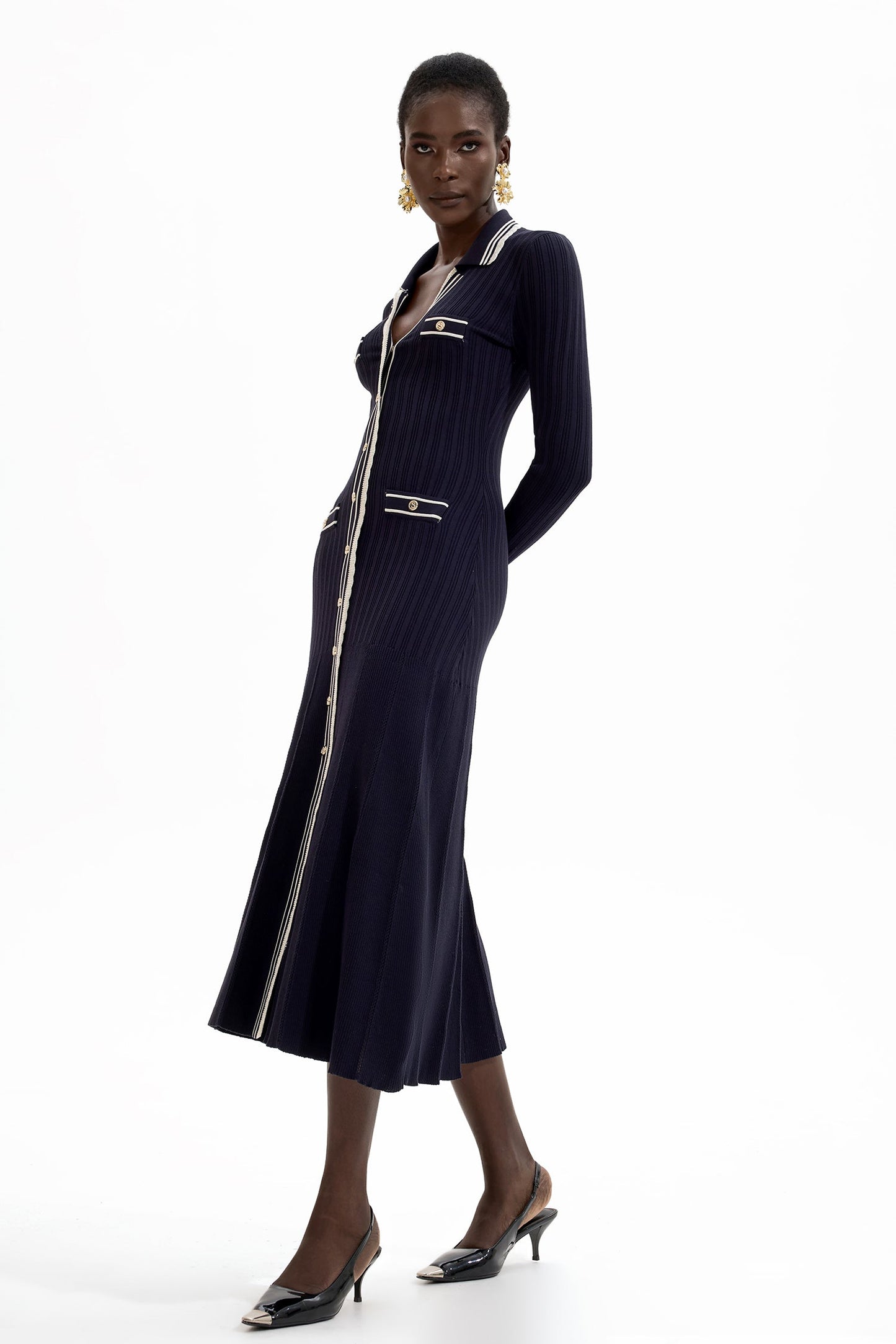 Beautifully Finished Dress in a Timeless Design