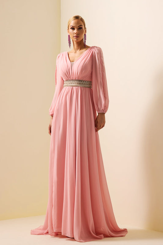 Beautifully Crafted Dress in a Classic Style