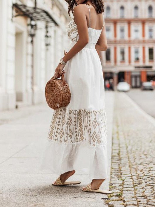Effortlessly Elegant Dress with a Timeless Design