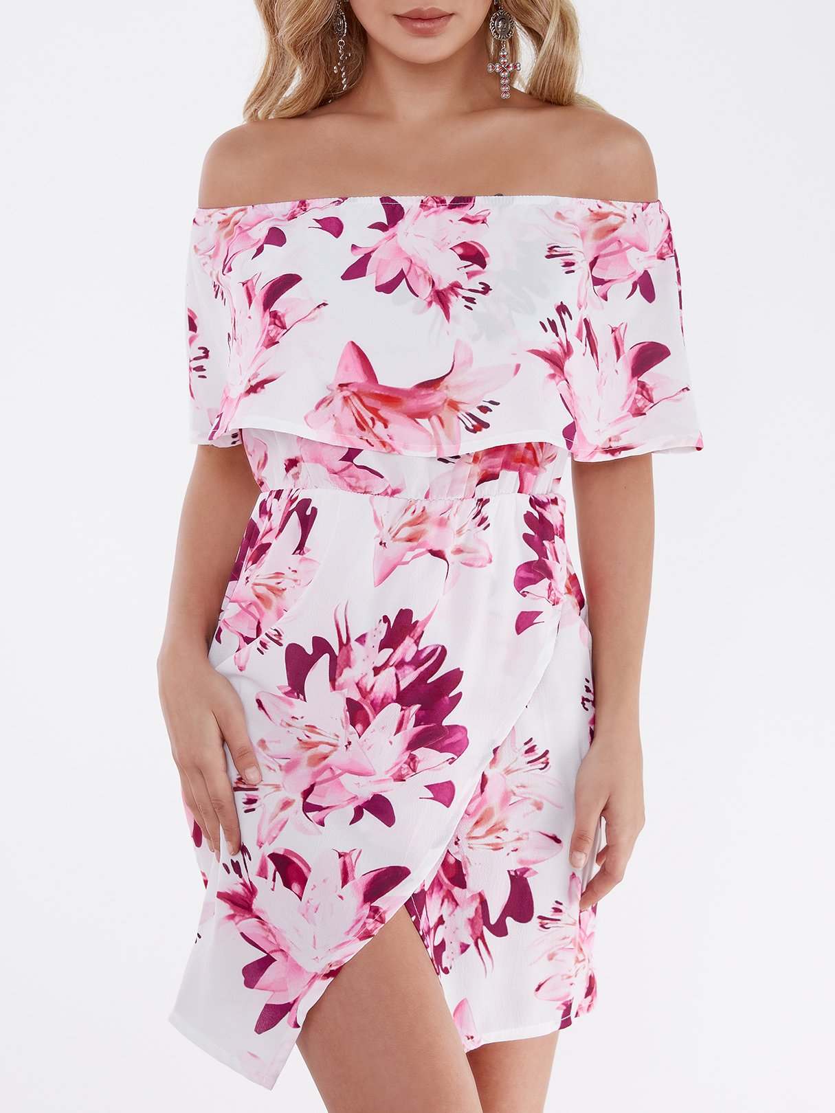 Well Tailored Dress with a Graceful Silhouette