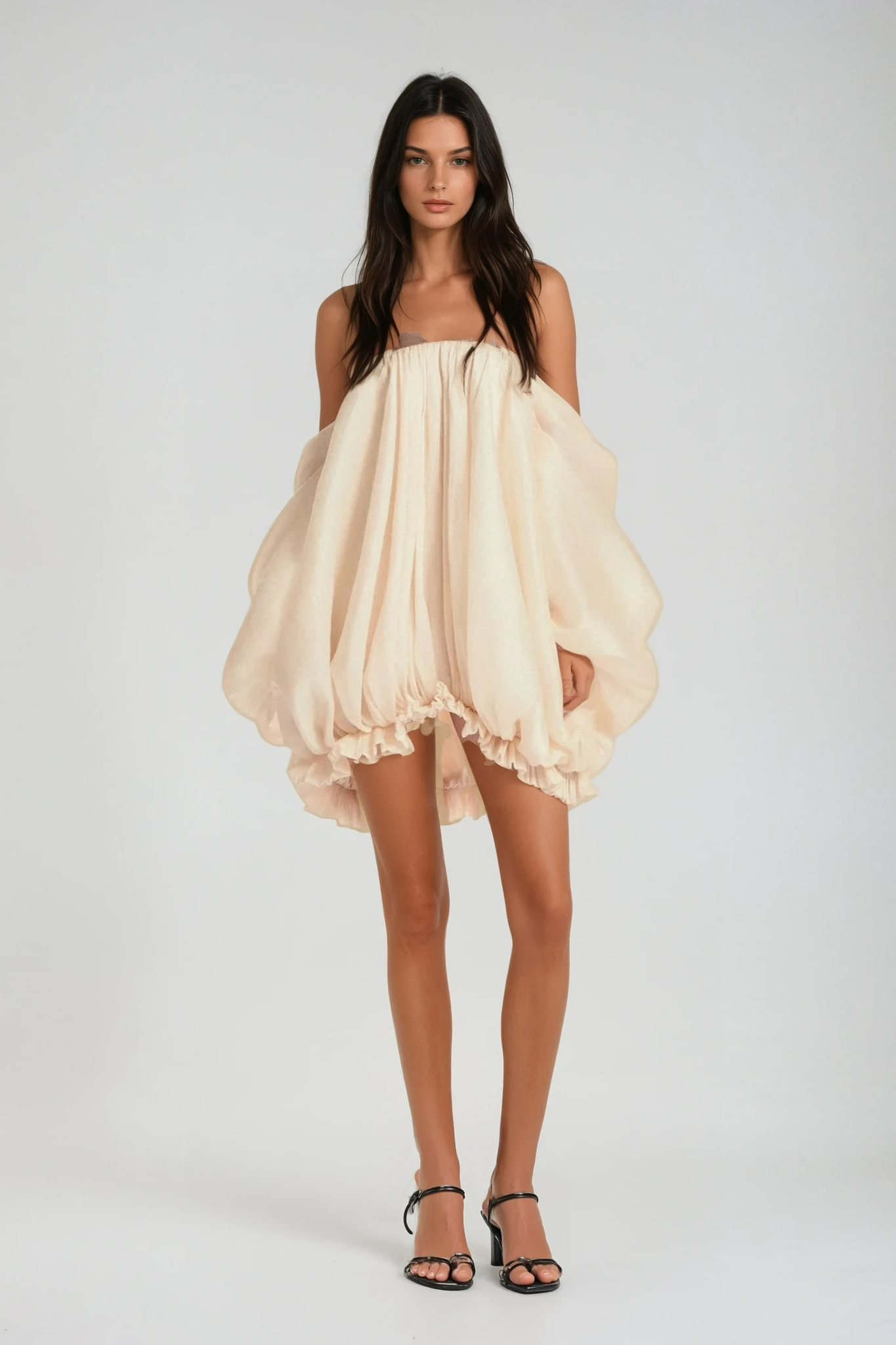 Well Tailored Dress with a Graceful Silhouette