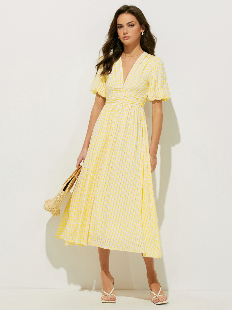 Classic Vintage Dress with a Flattering Fit