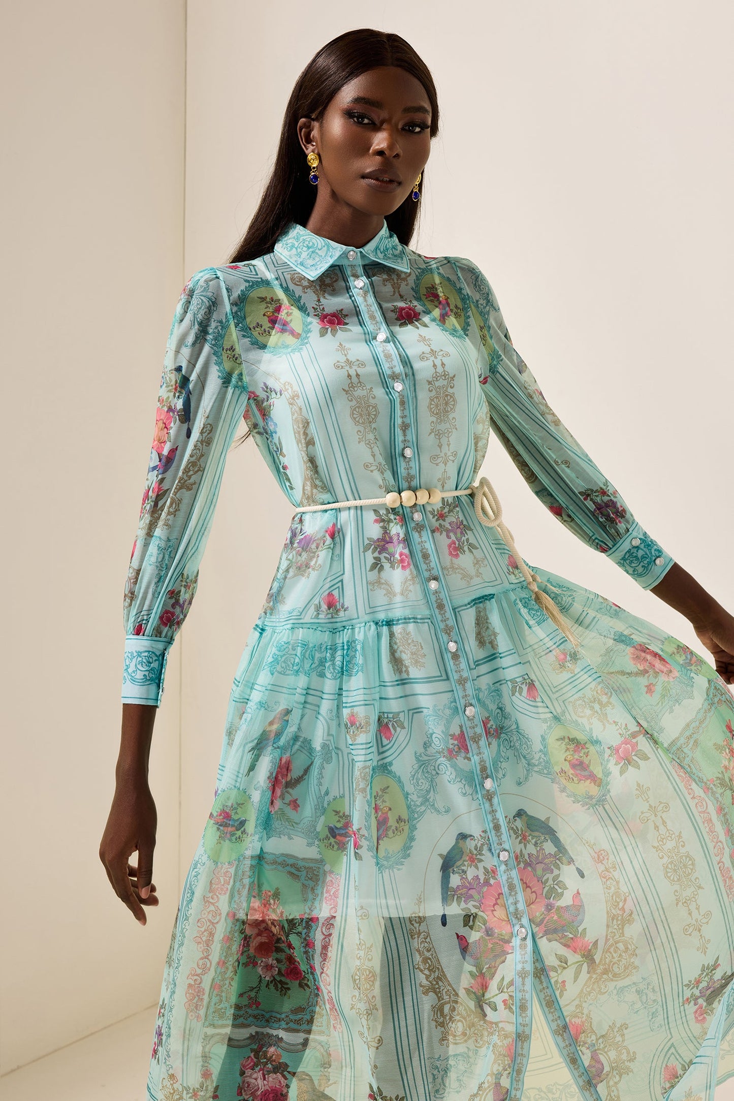 Well Tailored Dress with a Graceful Silhouette