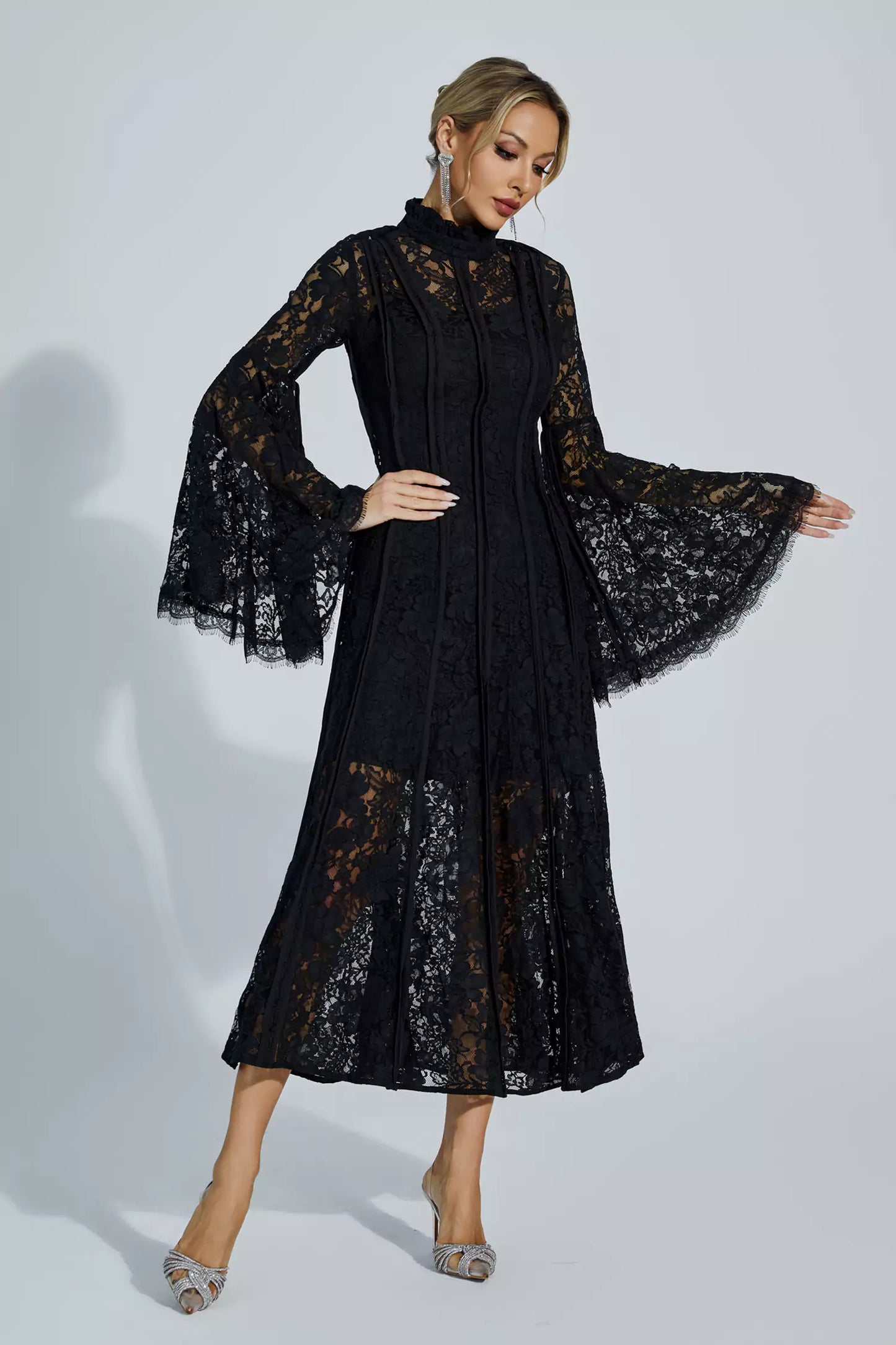 Classic Vintage Dress with a Flattering Fit
