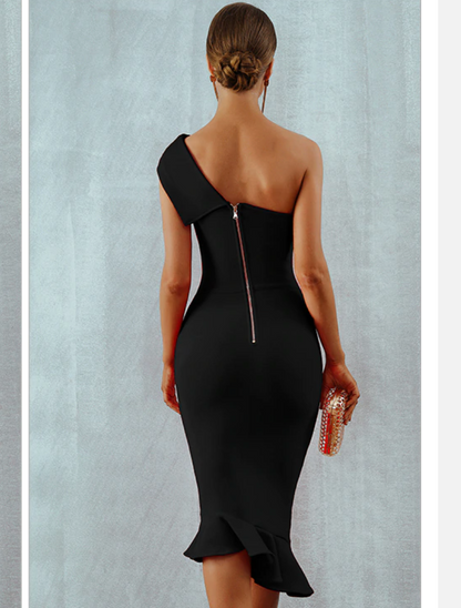 Beautifully Finished Dress in a Timeless Design
